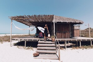 Minibar, in-room safe, desk, laptop workspace - Rancho do Peixe (Cruz)