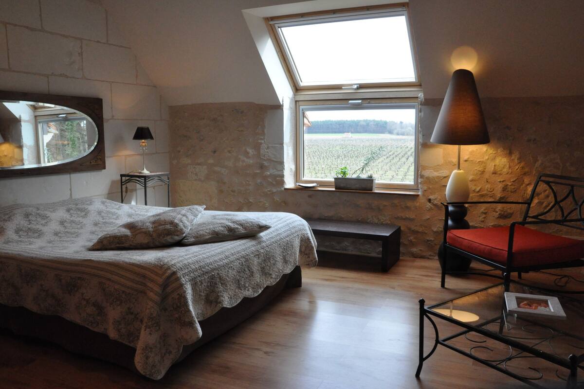 Tweepersoonskamer | Luxe beddengoed, een minibar, geluiddichte muren, babybedden (toeslag)