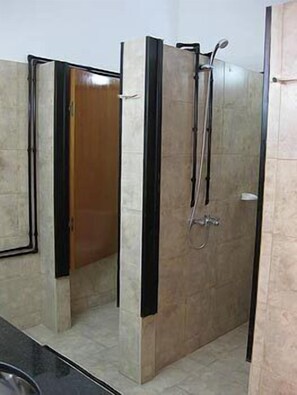 Ducha del cuarto de baño
