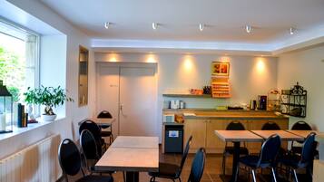 Dagelijks ontbijtbuffet (EUR 14 per persoon)