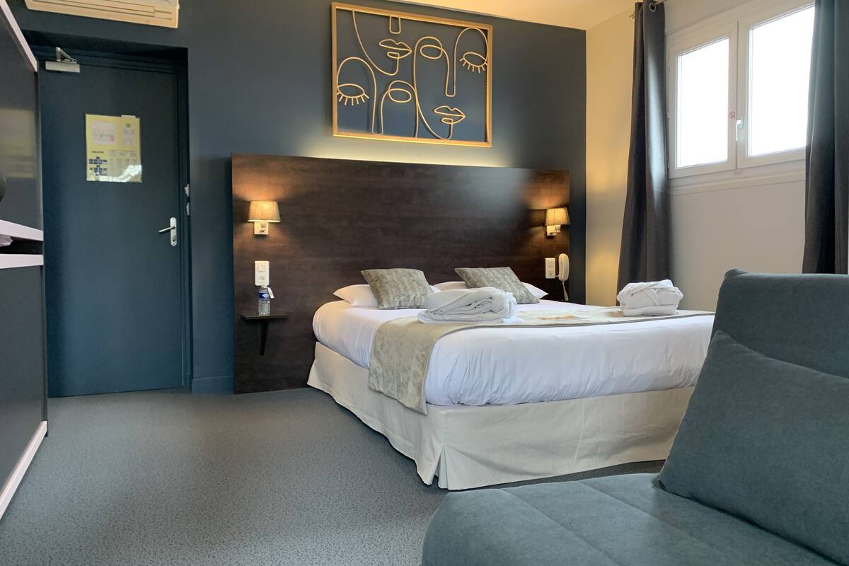 family quadruple room | 1 bedroom, minibar, in-room safe, individually decorated