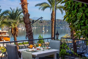 Desayuno buffet incluido todos los días