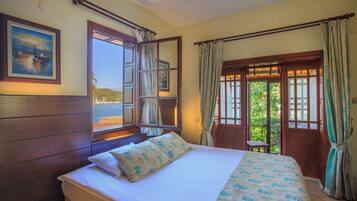 Standardzimmer, Meerblick | Hochwertige Bettwaren, Minibar, Zimmersafe, Schreibtisch