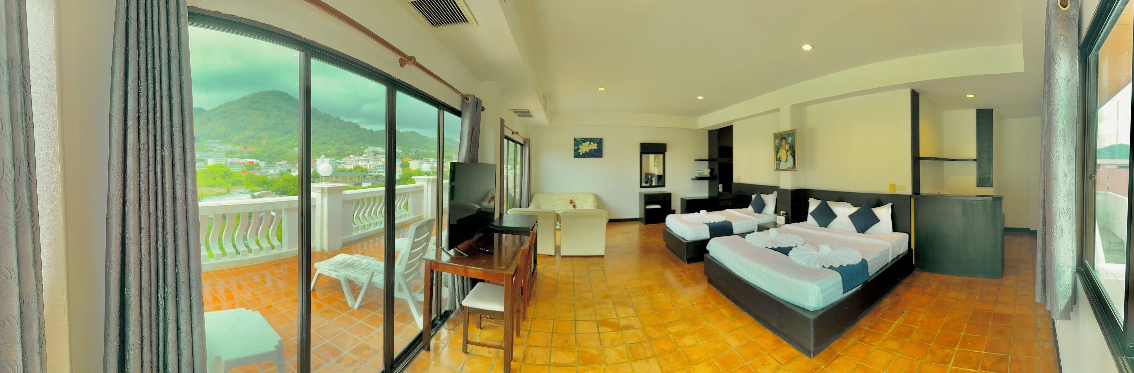 Family Room | Premium bedding, minibar, in-room safe, individually decorated