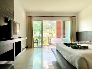 Premium bedding, in-room safe, individually decorated - APK Resort (Patong)