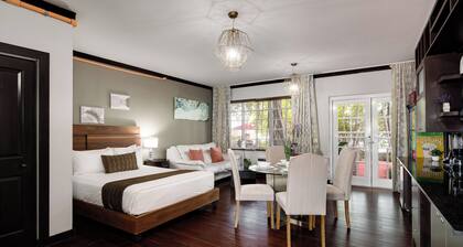 Tradewinds Apartment Hotel