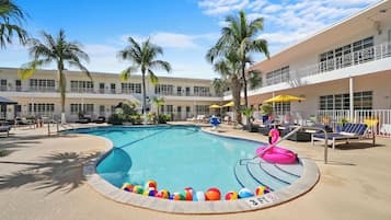 Outdoor pool, free pool cabanas, pool umbrellas