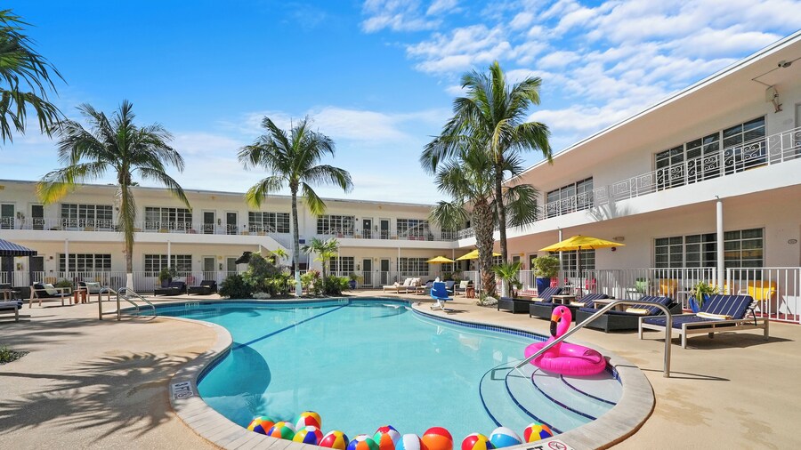 Tradewinds Apartment Hotel