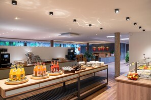 Daily buffet breakfast for a fee - Best Western Plus iO Hotel (Schwalbach am Taunus)