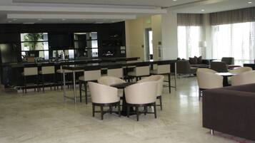 Serves lunch, dinner, and happy hour