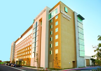 Patio, balcany or terrace at Embassy Suites Ontario Airport
