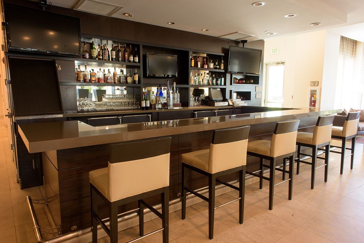 serves lunch, dinner and happy hour