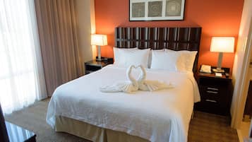 Suite, 1 King Bed | Hypo-allergenic bedding, down comforters, in-room safe