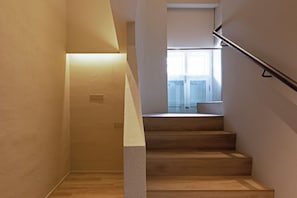 Loft Suite King (Skylight Window) | Premium bedding, minibar, in-room safe, blackout drapes