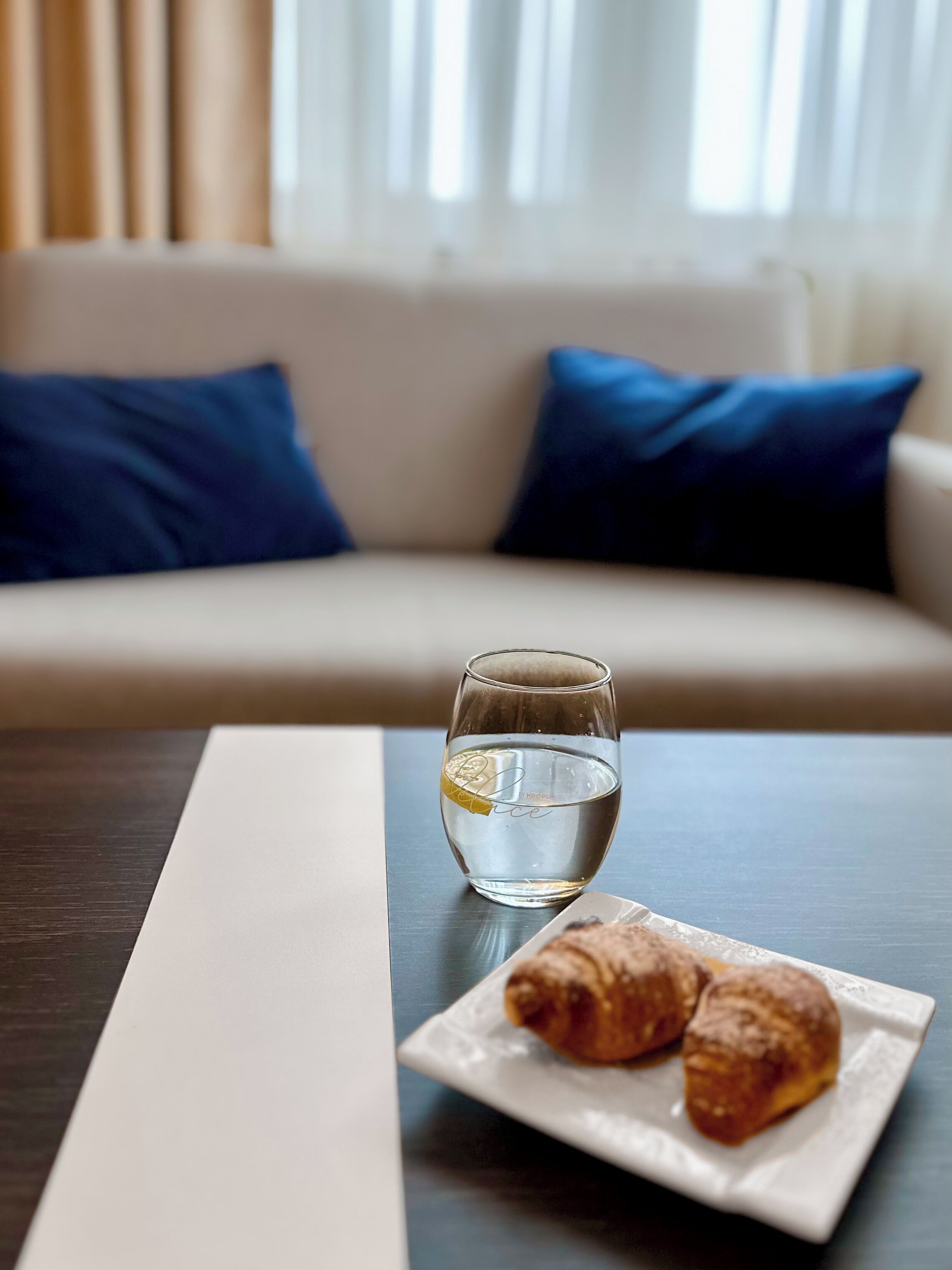 Apartment (2 people) | Hypo-allergenic bedding available, minibar, in-room safe, desk