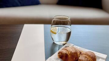 Apartment (2 people) | Hypo-allergenic bedding available, minibar, in-room safe, desk