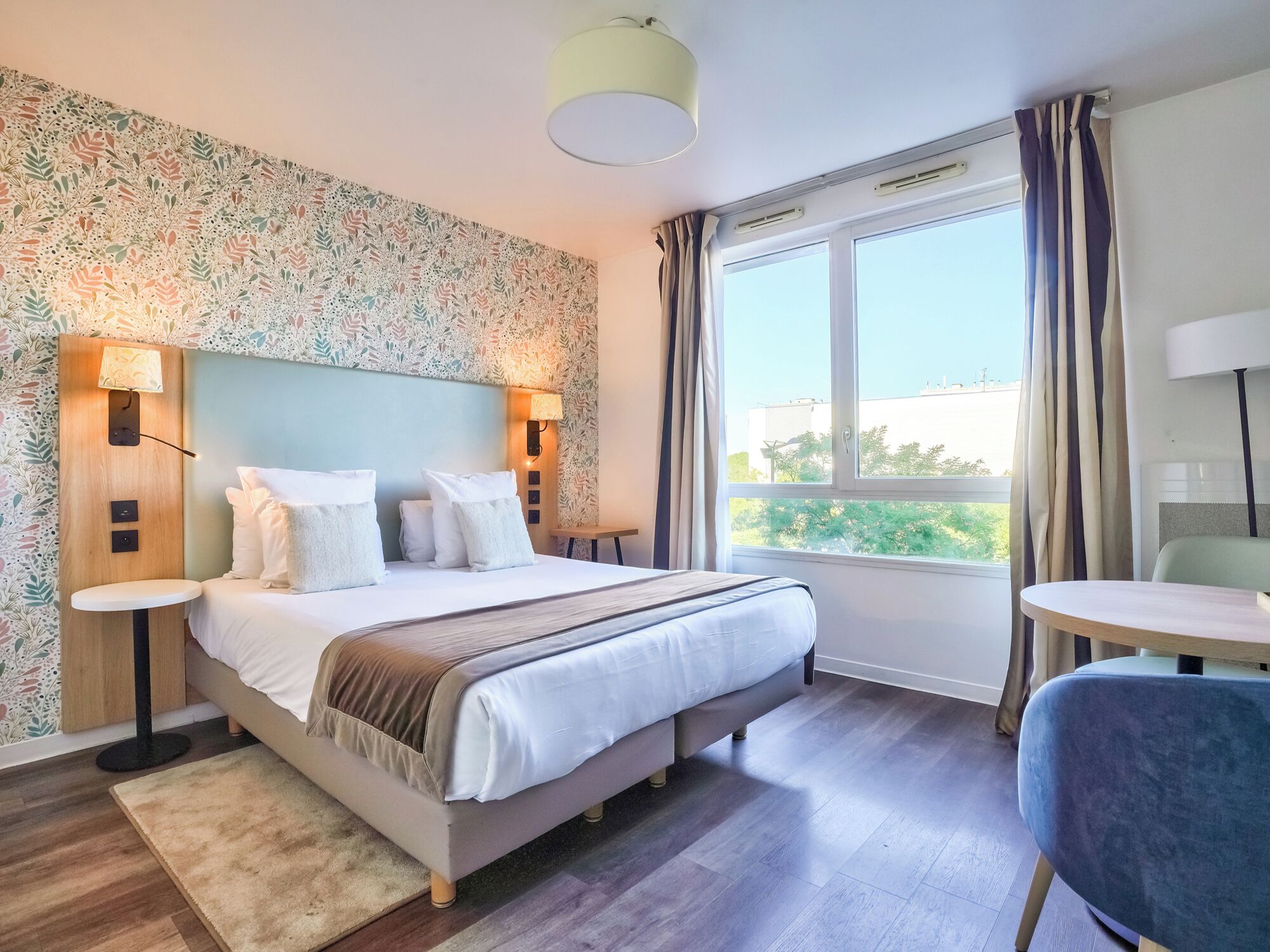 單間客房 | 書桌、隔音、免費 Wi-Fi、床單