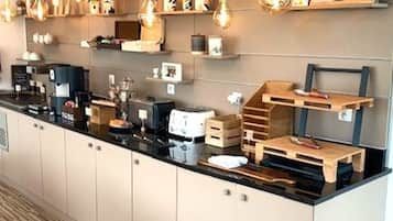 Morgenmadsbuffet hver dag (17 EUR pr. person)
