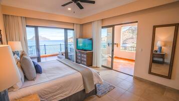 Penthouse de Dos Recamaras Frente al Mar | Ropa de cama de alta calidad y edredón