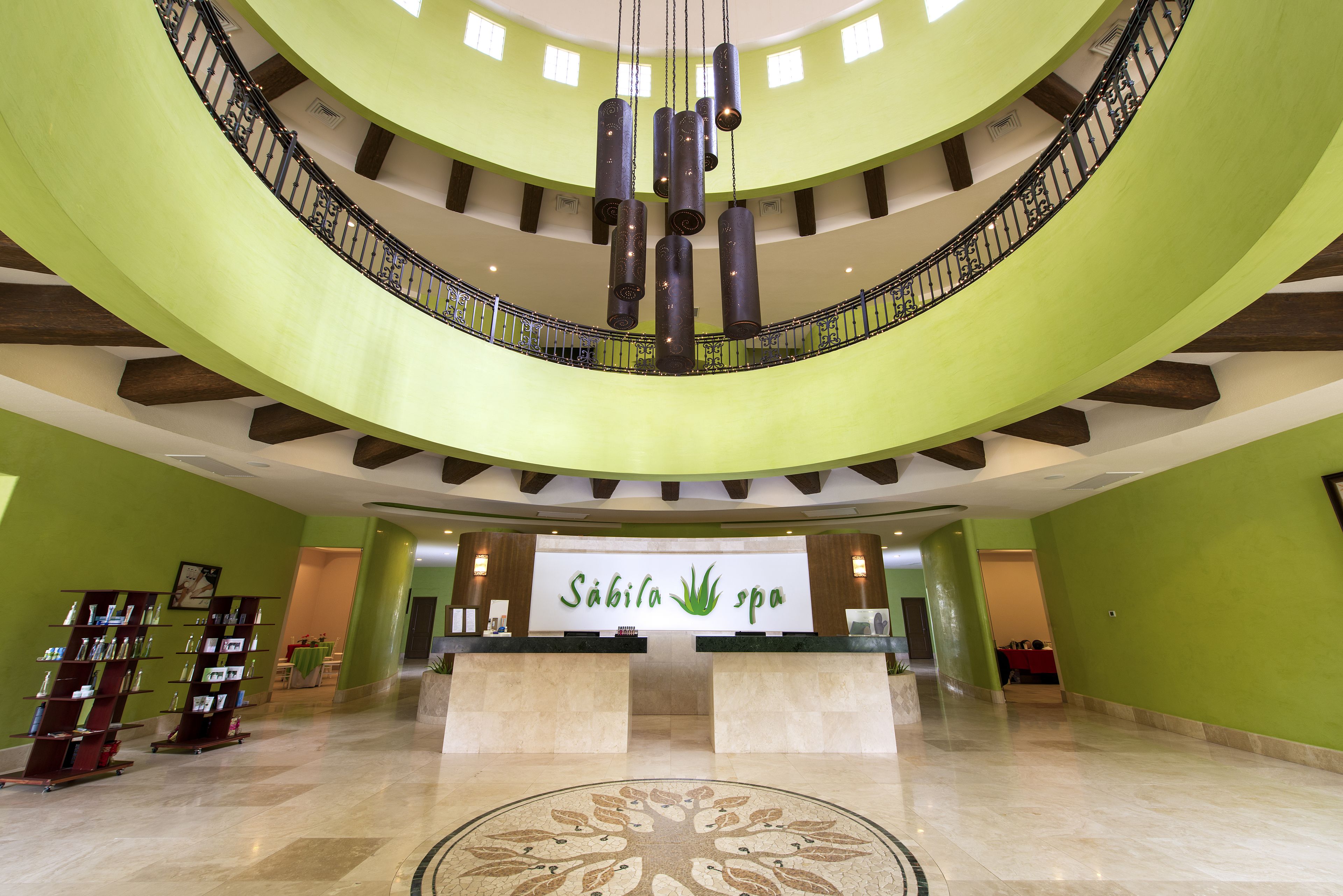 sauna, hot tub, body treatments, hydrotherapy, aromatherapy, body wraps