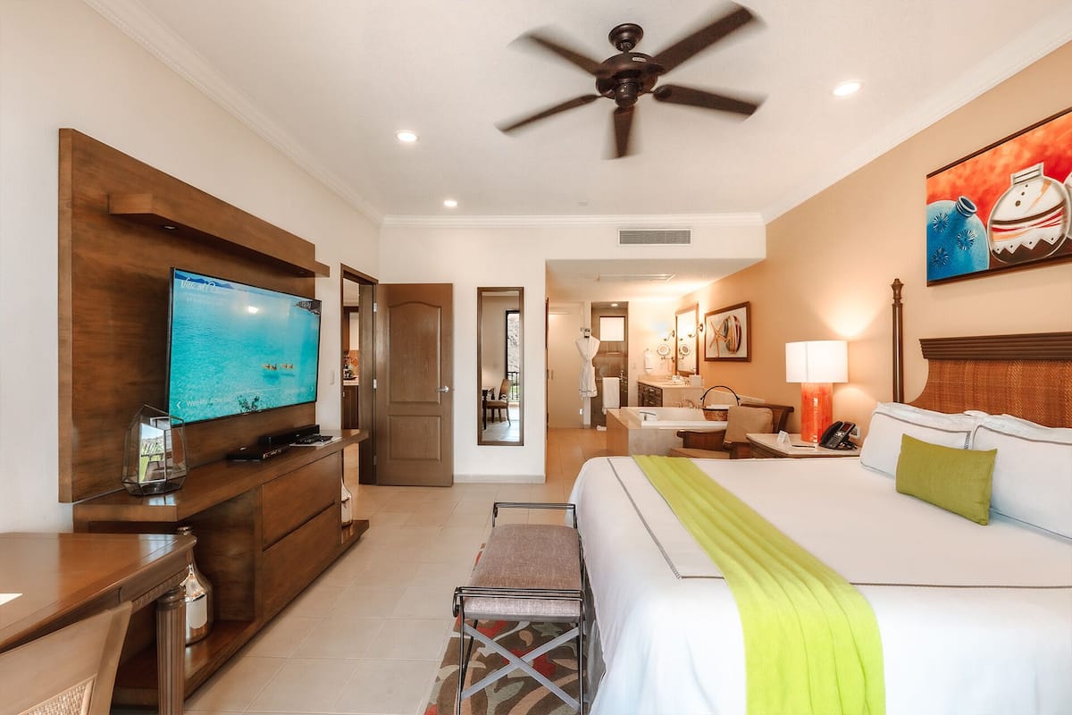 Premium bedding, down comforters, in-room safe, desk