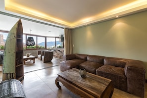 Exclusive Room | Living room