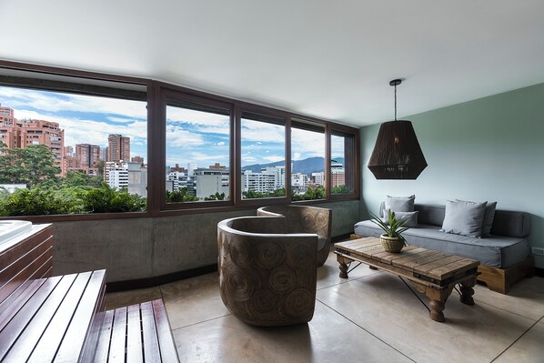 Suite, 1 King Bed, Jetted Tub