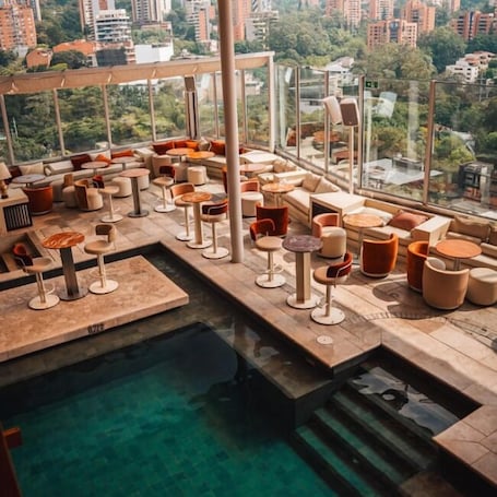 Terraza. The Charlee Hotel