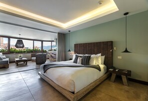 Suite, 1 King Bed, Park View