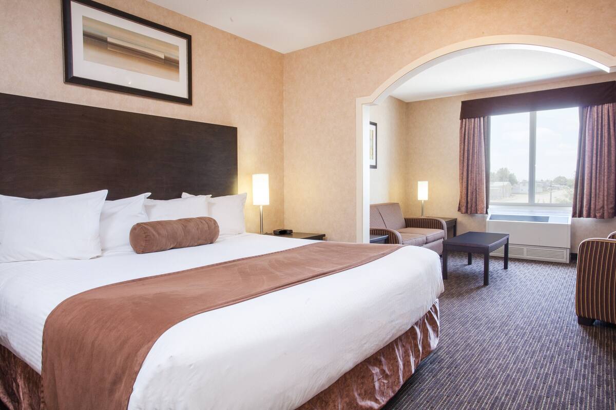 premium bedding, down duvets, pillow-top beds, blackout curtains