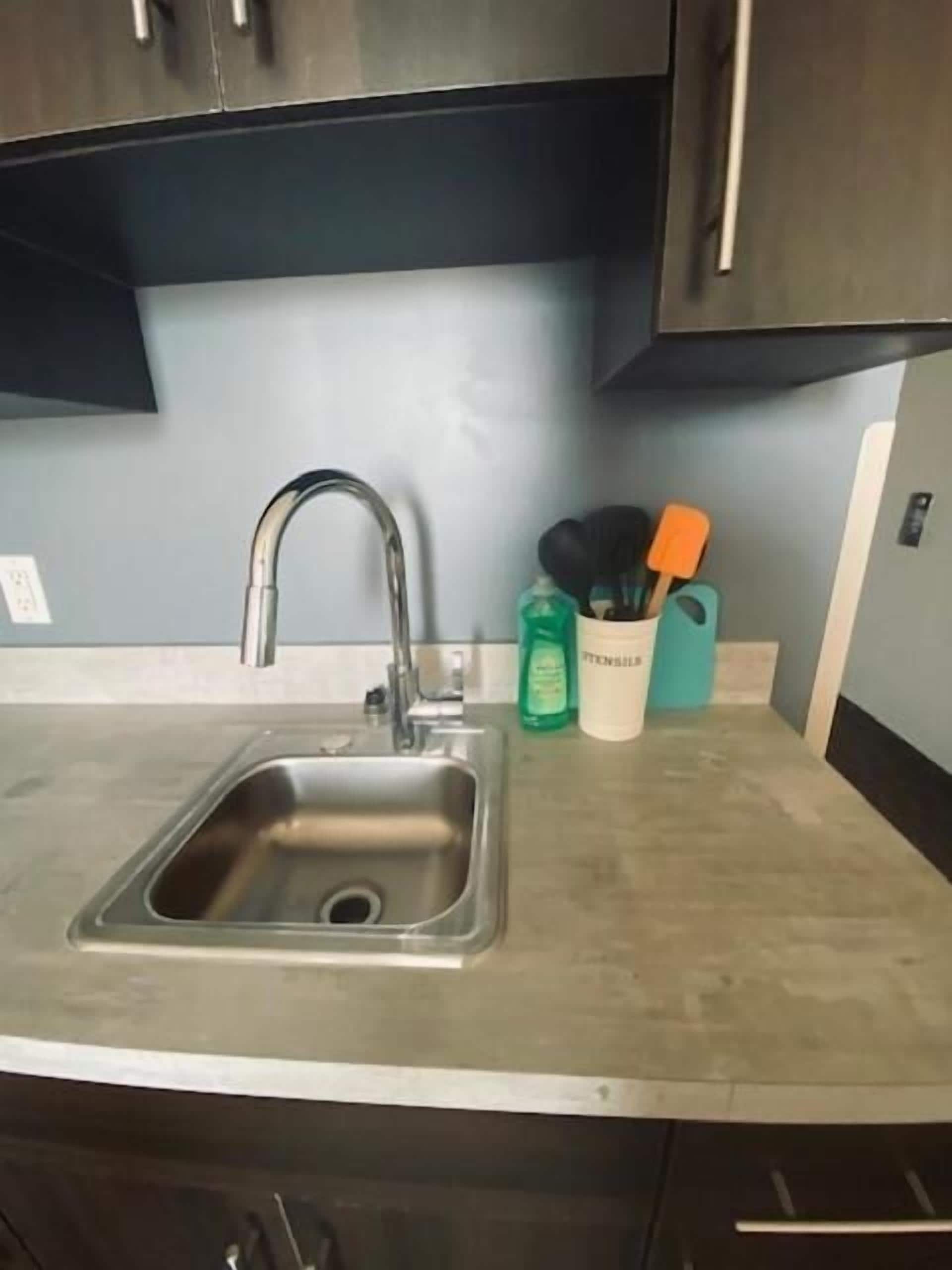 fridge, microwave, coffee/tea maker