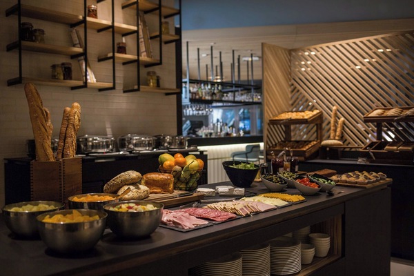 Daily buffet breakfast for a fee