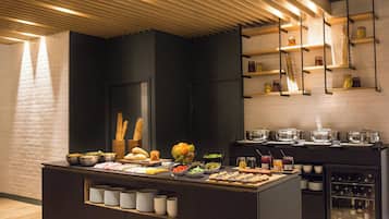 Desayuno buffet todos los días (con cargo)
