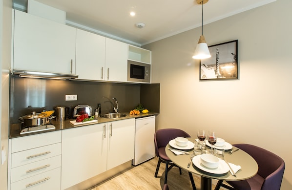 Suite | In-room dining