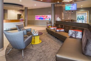 Coin salon dans le hall