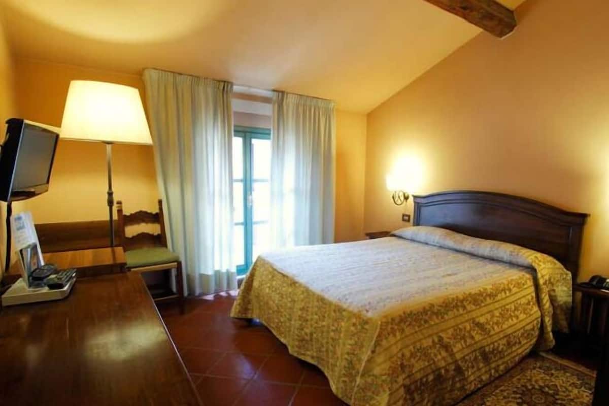 Camera doppia | Minibar, una scrivania, Wi-Fi