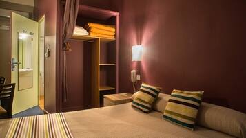 مكتب وتجهيزات عازلة للصوت وأسرّة أطفال/رضّع (مجانًا) وأسرّة قابلة للطي