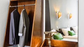 Desk, blackout curtains, free WiFi, bed sheets