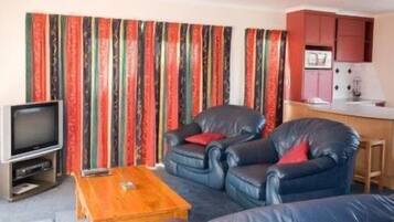 Premium bedding, minibar, in-room safe, iron/ironing board