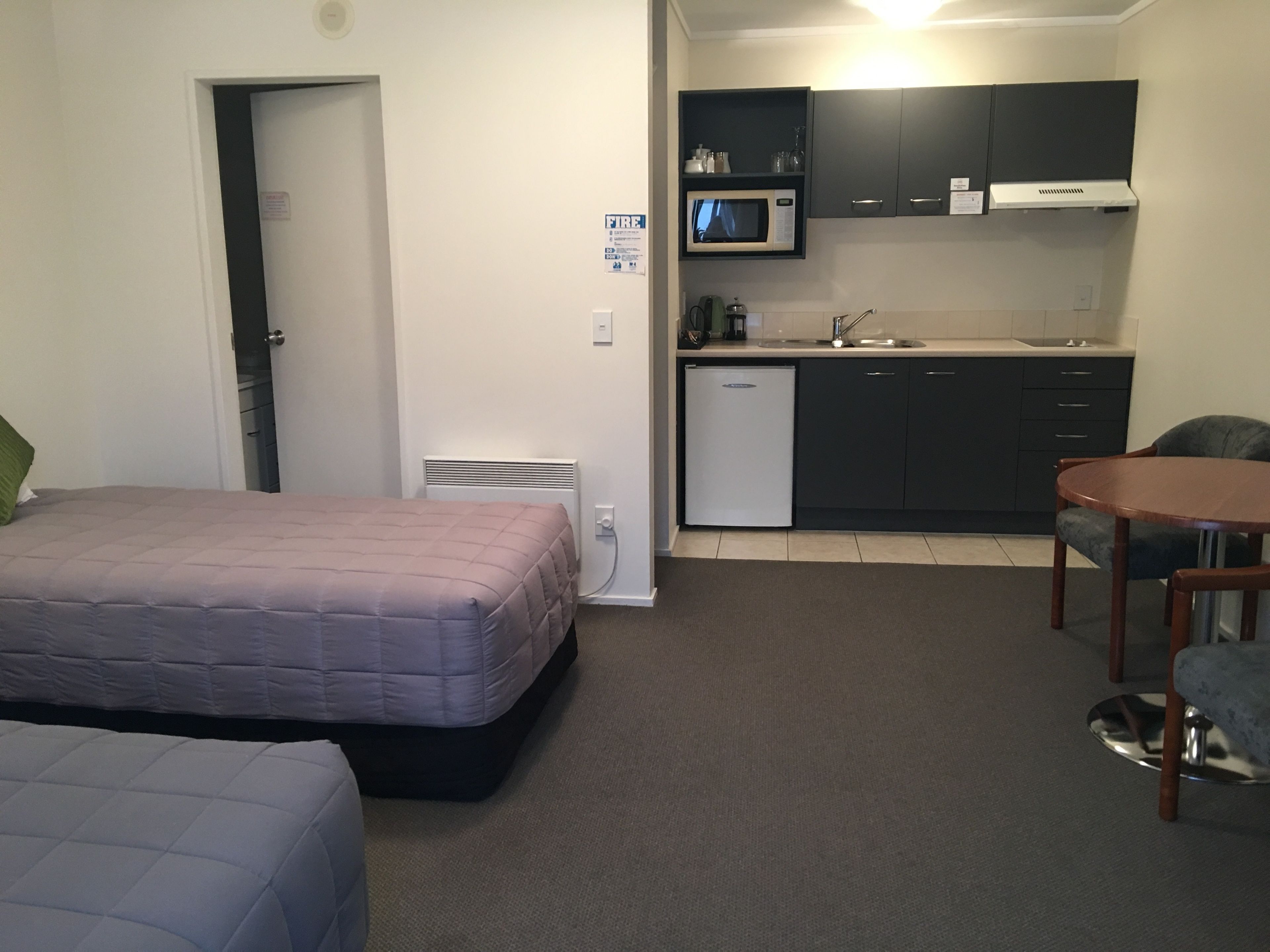 twin studio (2 single beds) | desk, iron/ironing board, cots/infant beds, rollaway beds