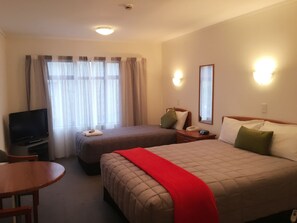 雙床房, 多張床 | 書桌、熨斗/熨衣板、搖籃/嬰兒床、折疊床/加床