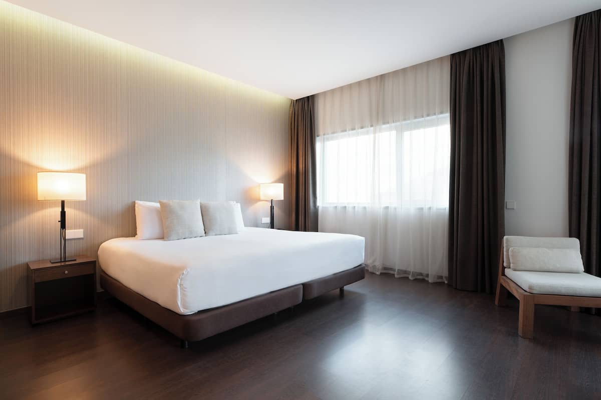 Superior Room | In-room safe, desk, soundproofing, free WiFi