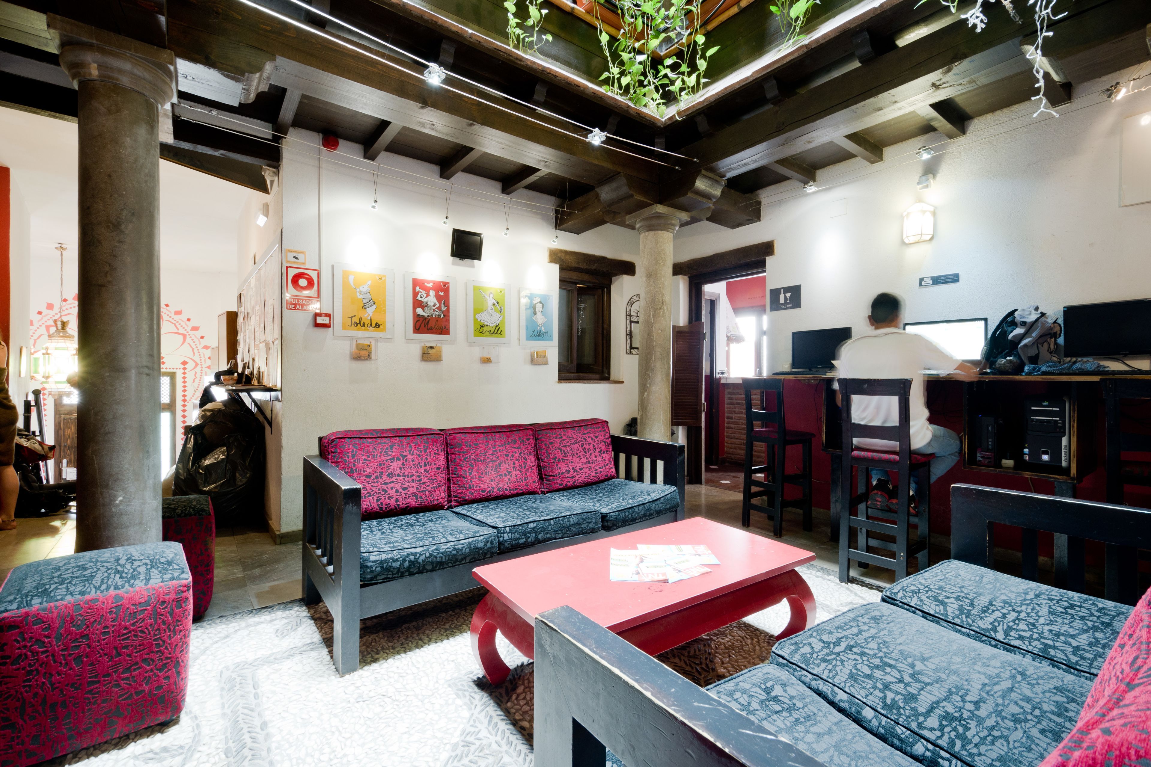 Photo - Oasis Backpackers' Hostel Granada
