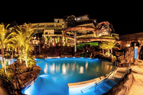 Indoor pool, outdoor pool