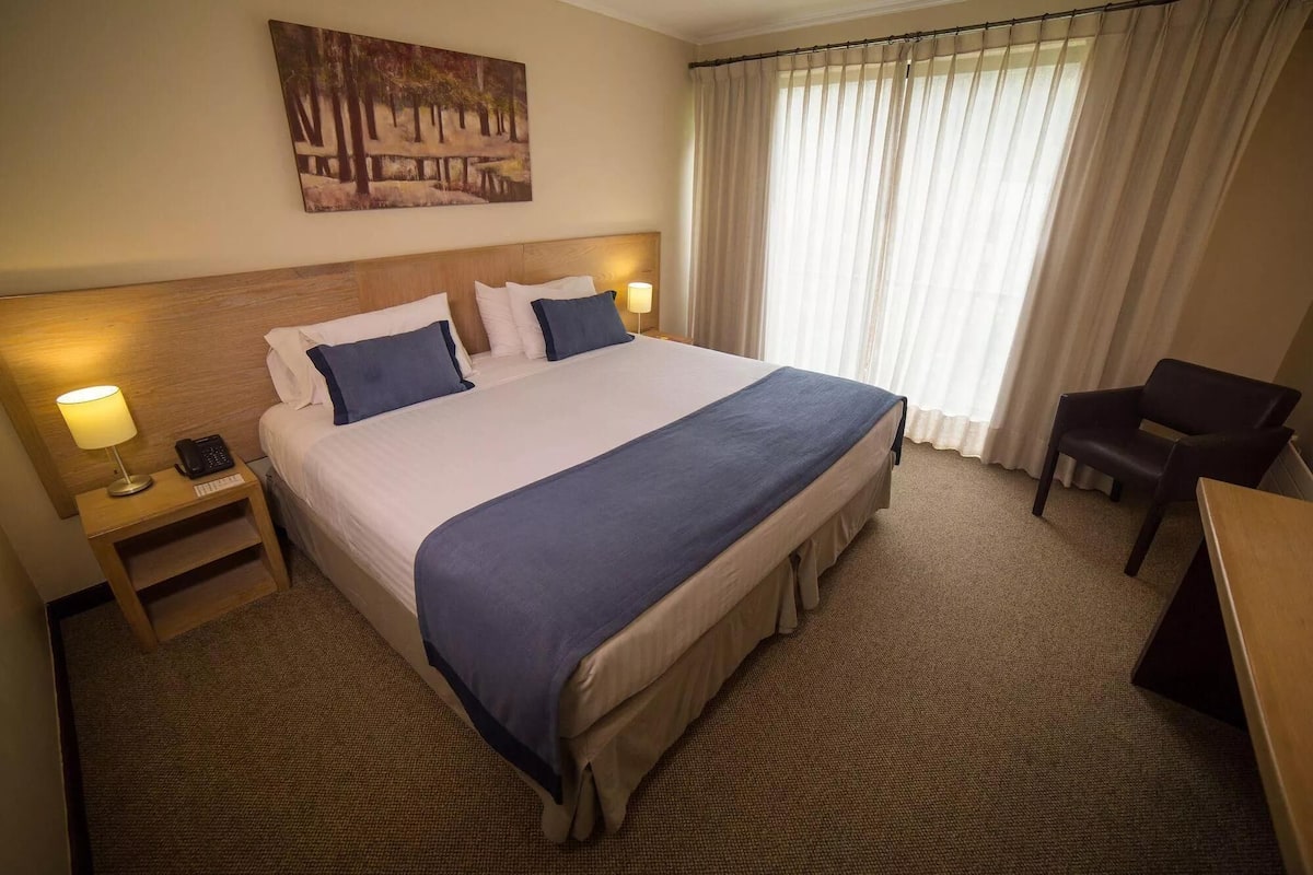 Premium bedding, minibar, in-room safe, blackout curtains