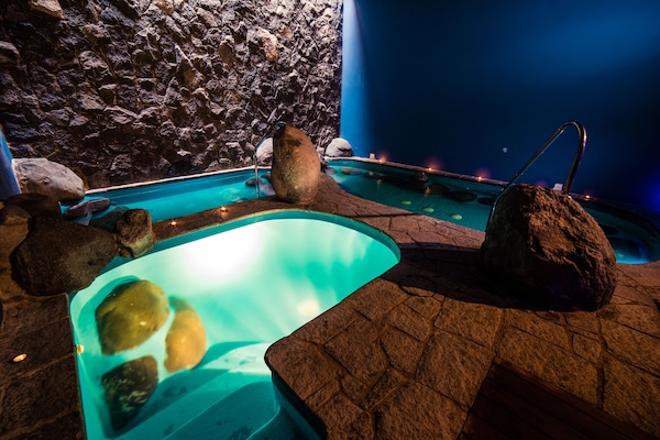 Sauna, body treatments, aromatherapy, body scrubs, facials, massages
