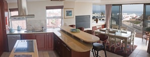 Penthouse Luxe | Restauration dans la chambre
