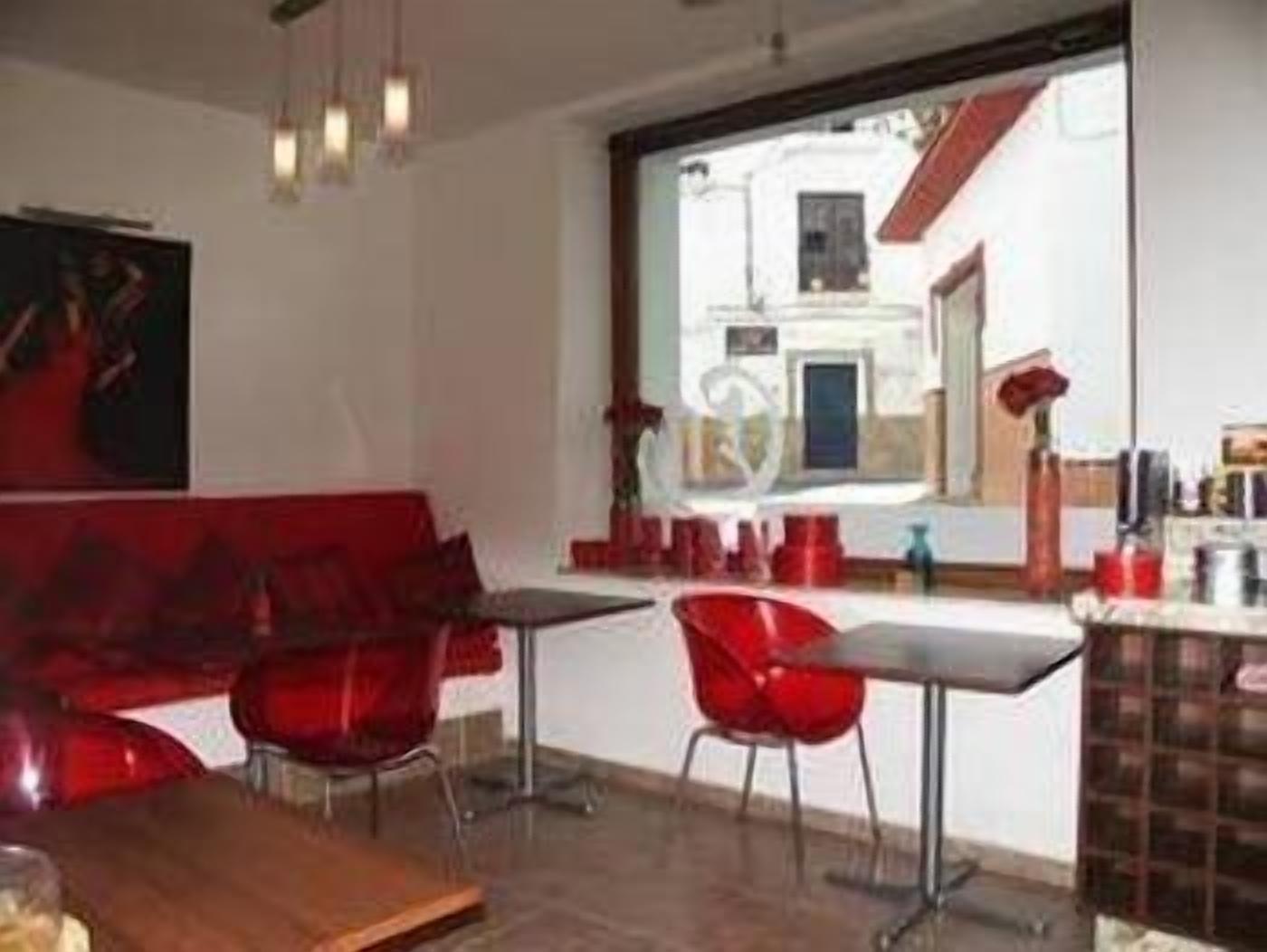 daily full breakfast (eur 13 per person)