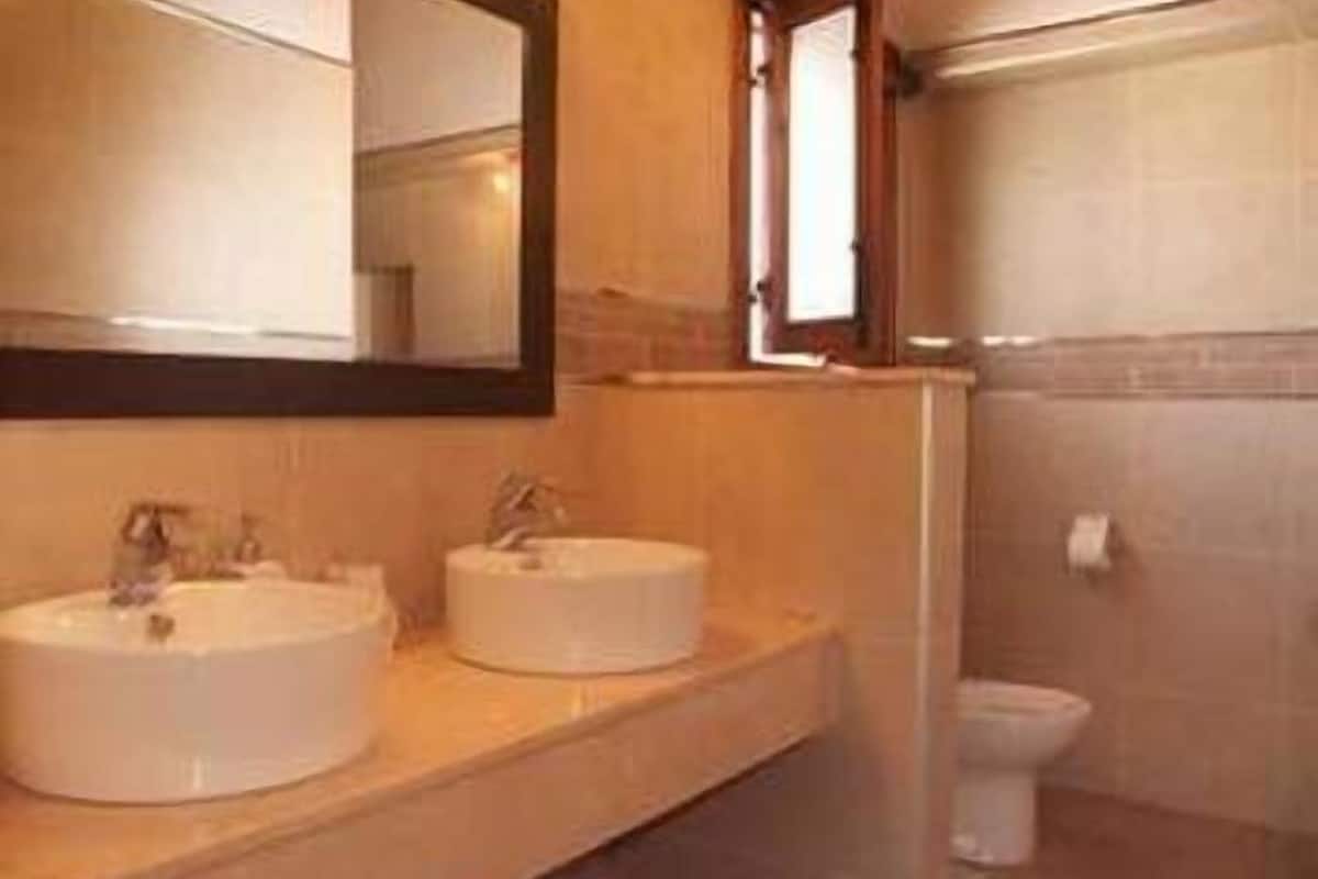 double room | bathroom | shower, hair dryer, bathrobes, towels
