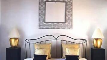 Select Comfort beds, in-room safe, iron/ironing board